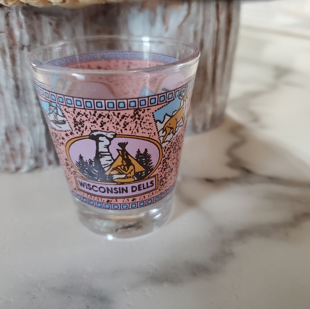 Wisconsin Dells Shot Glass - Picture 6 of 6